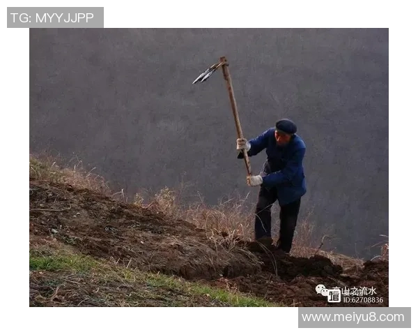 足球明星背后的艰辛与奋斗揭示了他们不为人知的卑微之处